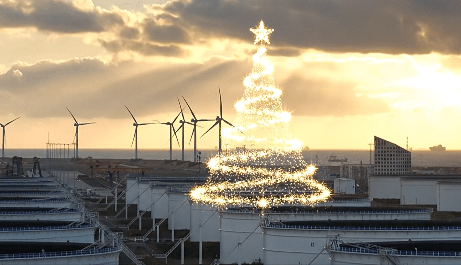 Falcker Wishes everyone a happy holiday and a bright beginning of 2026.