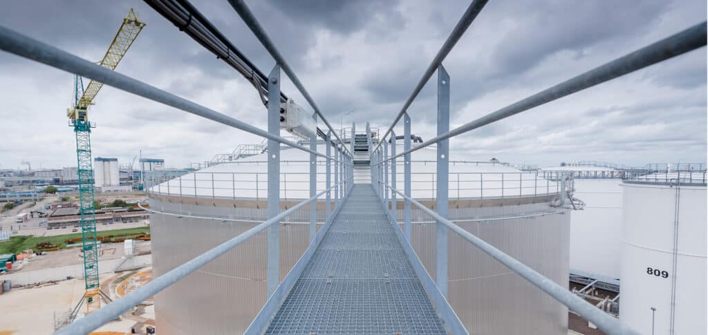 Storage tank walking bridge 